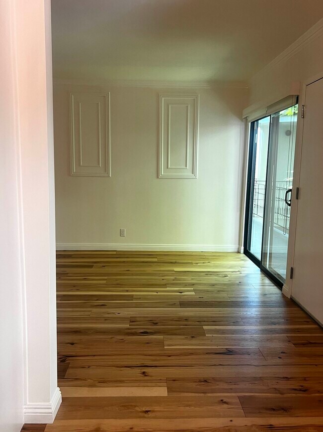 Foto del edificio - 2520 North Beachwood Drive