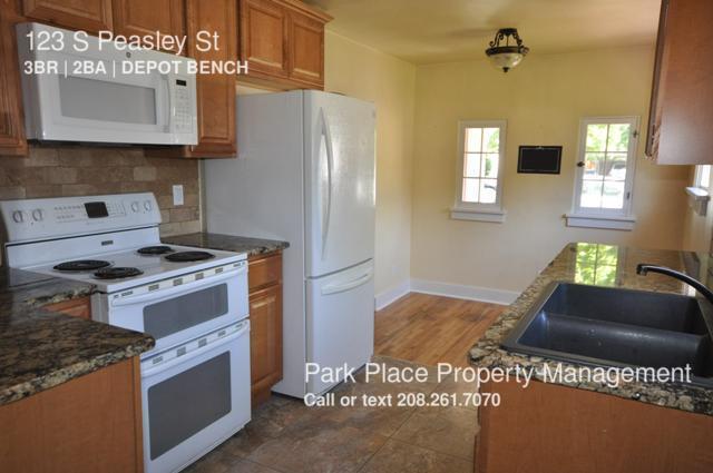 Building Photo - 123 S Peasley St