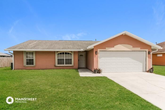 Primary Photo - 2307 Kent Circle, Port St. Lucie, FL 34953