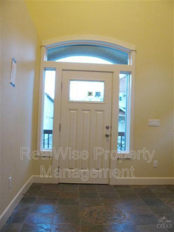 1063 NE Parkview Ct, Bend, OR 97701 House Rental in Bend, OR