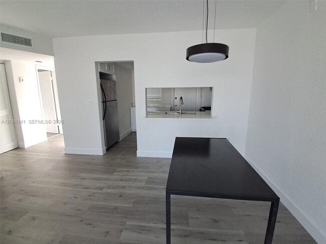Foto del edificio - 7713 SW 88th St