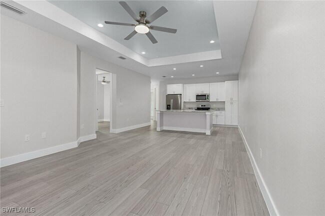 Foto del edificio - 26221 Sandhill Blvd