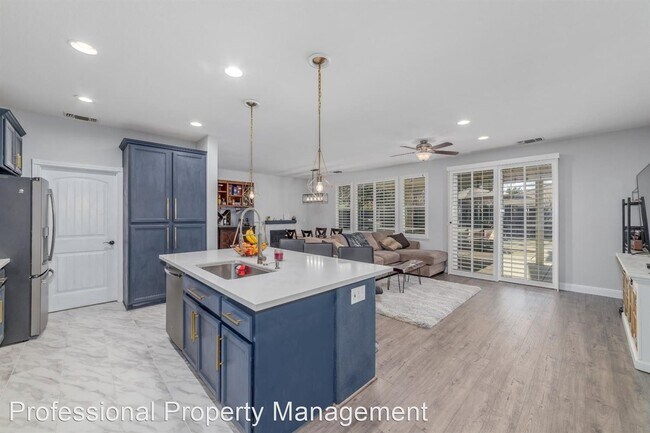 Foto del edificio - 3 br, 2 bath House - 1180 Fergusen Way