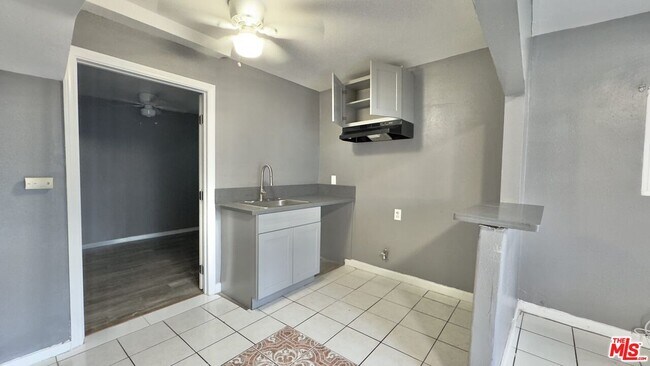 Foto del edificio - 4052 W 103rd St