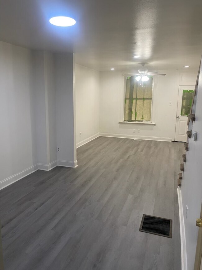 Foto del edificio - 1619 Thompson St
