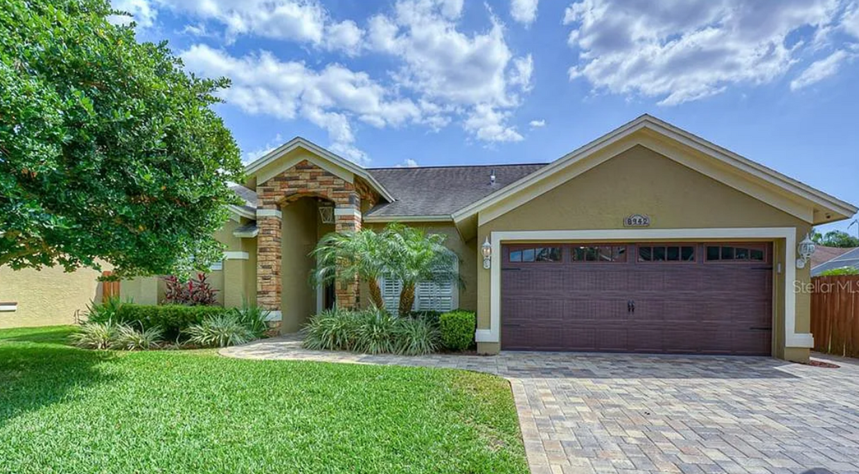 Foto principal - 4 bed, 2 bath pool home in Citrus Park