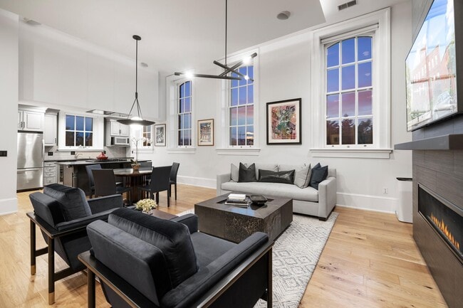 Photo - 725 5th St SE (Washington, DC) Apartment