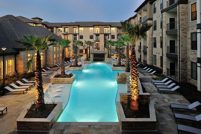 Broadstone Woodmill Creek apartments — community photo - Broadstone Woodmill Creek