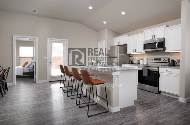 Building Photo - 7003 Athens St