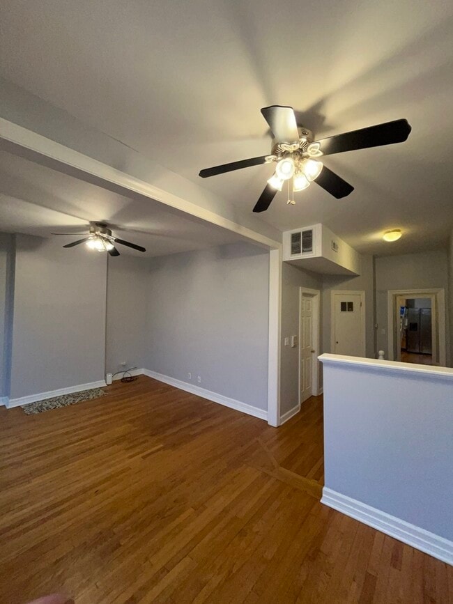 Foto del edificio - 2437 W Lexington St