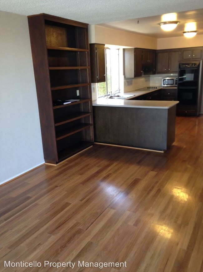 Building Photo - 16672 Baruna Ln
