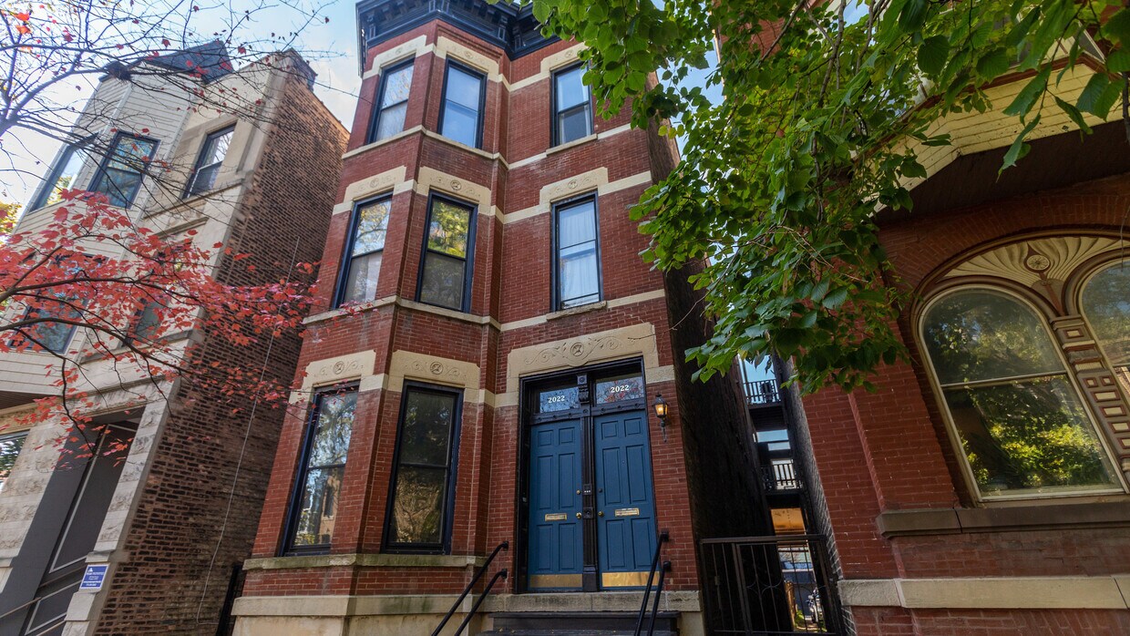 Primary Photo - 2022 N Bissell St