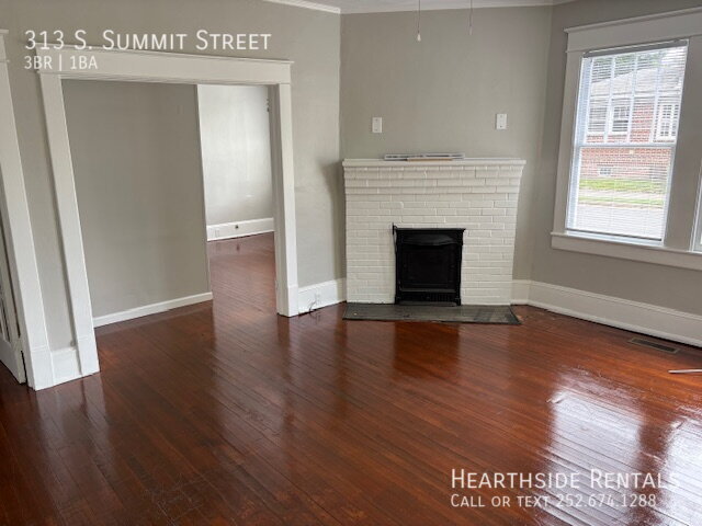 Building Photo - 313 S Summit St