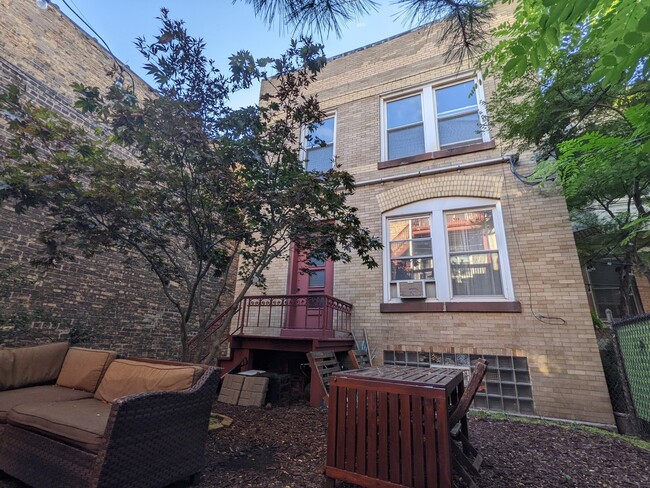 Building Photo - 5314 N Clark St