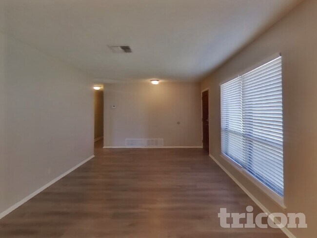 Foto del edificio - 7815 Melbury Forest