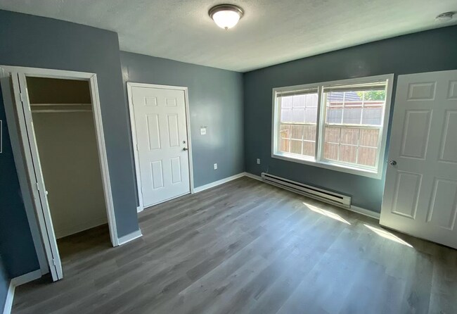 Building Photo - 3303 W 23rd Plz