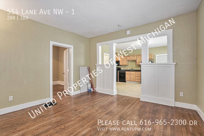 Building Photo - Available Now | 2 Bed 1 Bath Apartment in ...