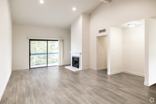 2BR, 2BA - 1,050SF - Living Room - Moorpark Terrace Apartments