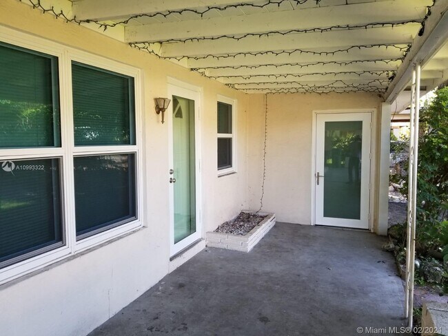 Foto del edificio - 2330 SW 44th St