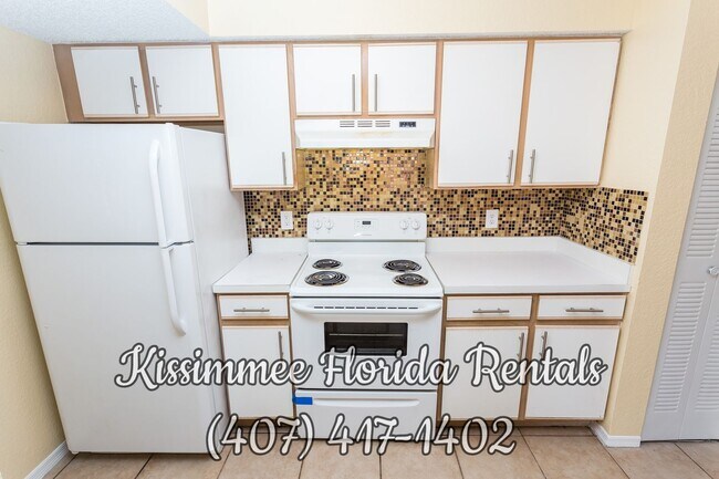 Building Photo - Beautiful third floor unit with 2 bedrooms...