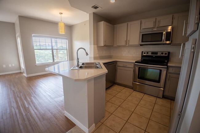 Foto del edificio - 2320 Gracy Farms Ln