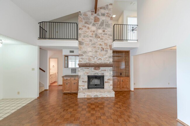 Foto del edificio - Charming Condo with Golf Course Views in O...