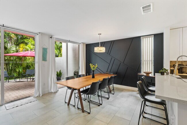 Foto del edificio - 4448 NW 98th Ave