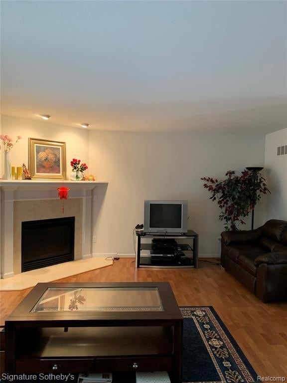 Building Photo - 38038 Opatik Ct