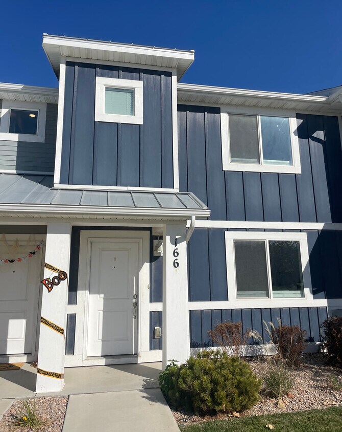 Foto principal - 166 E Legacy Pkwy