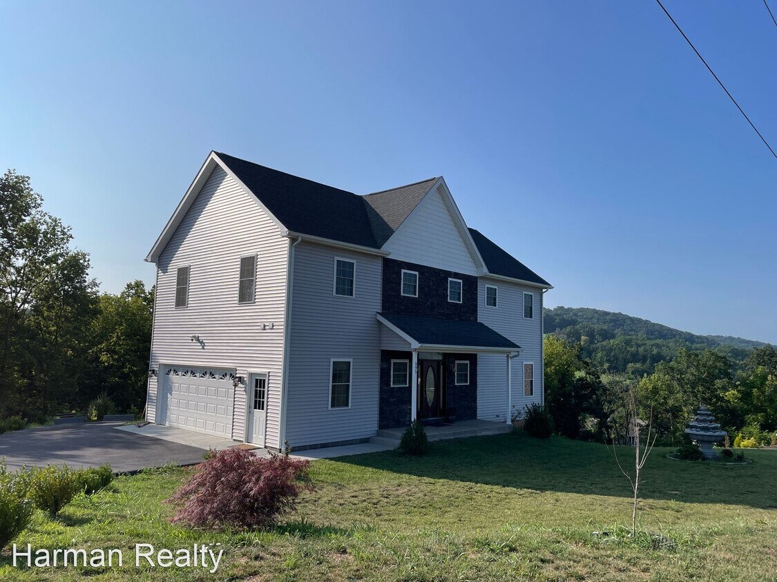 4 br, 2.5 bath House 595 Denali Drive House for Rent in Broadway