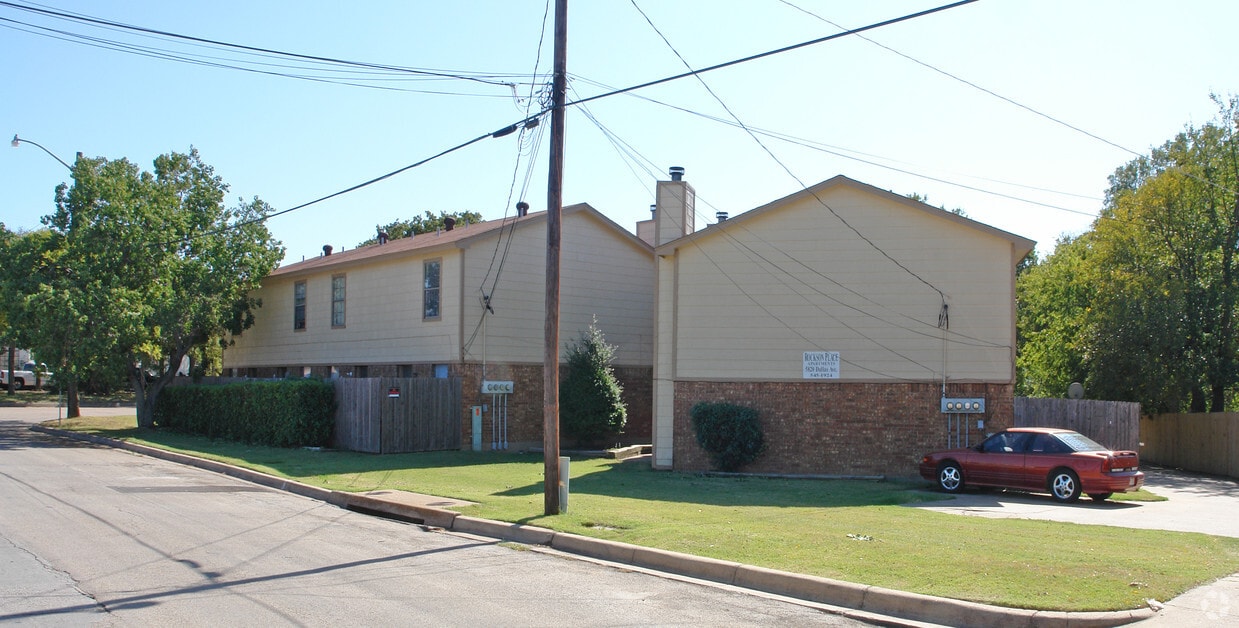 Foto del edificio - 5816-5820 Dallas Ave
