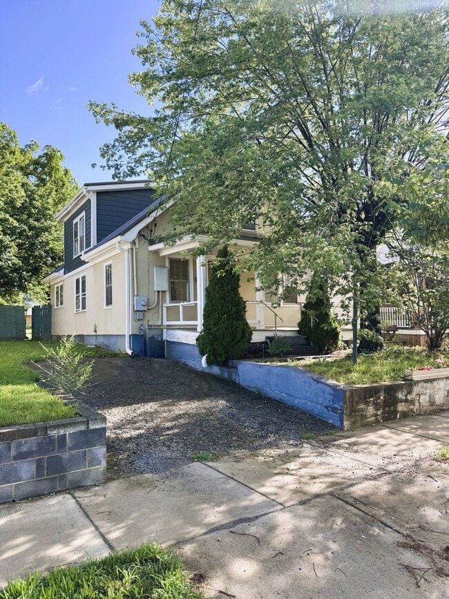 Building Photo - Single Family Home in Harrisonburg