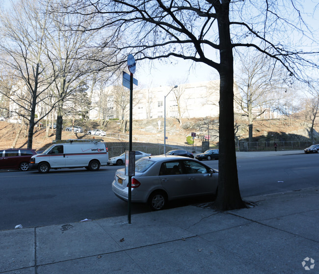Building Photo - 2986-2988 Marion Ave
