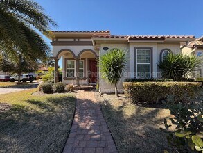 Building Photo - 628 Town Plaza Ave