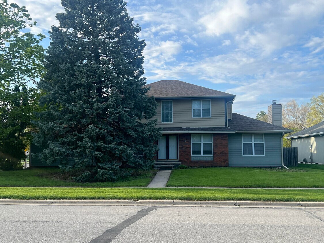 Foto principal - 1929 Buchanan Dr