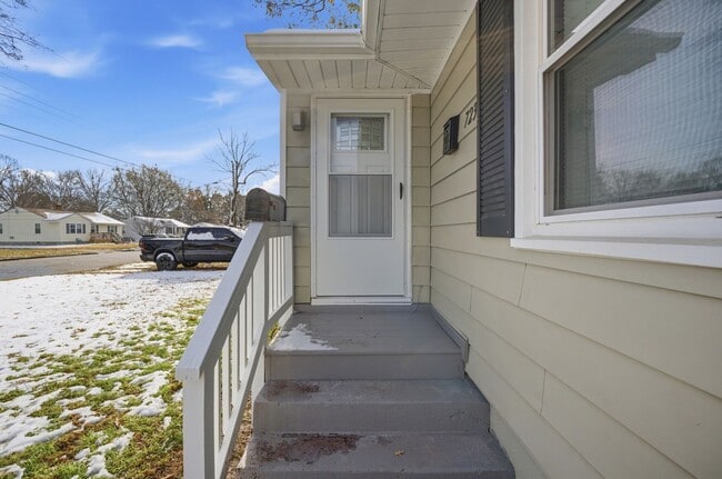 Foto del edificio - 723 Woodfin Rd