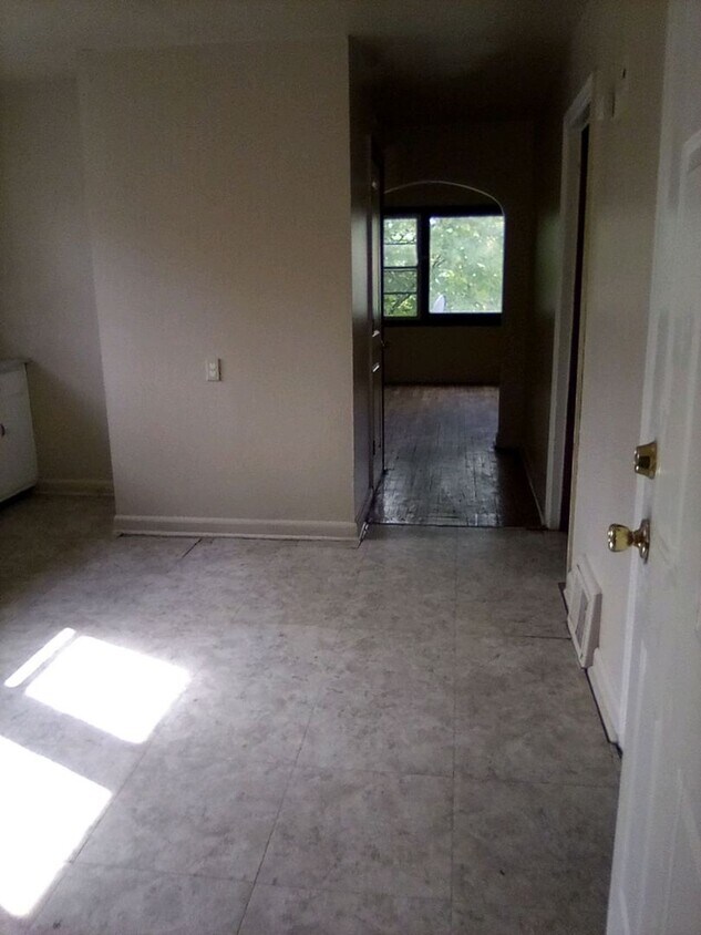 Foto del edificio - Get $300 Off Your First Month’s Rent