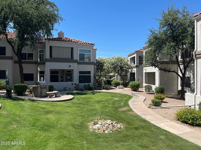 Foto del edificio - 11375 E Sahuaro Dr