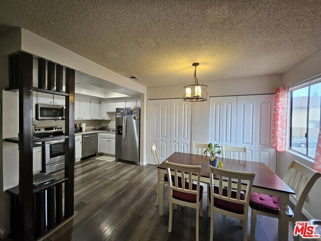 Building Photo - 21605 Villa Pacifica Cir
