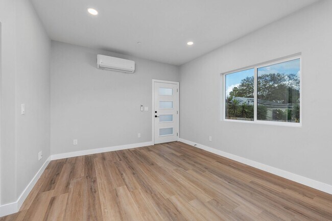 Foto del edificio - 3365 A St