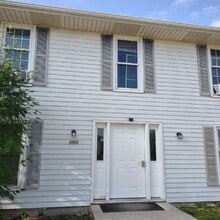 Building Photo - 2421 Camelot Blvd