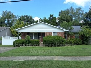 Building Photo - 120 Academy Ln