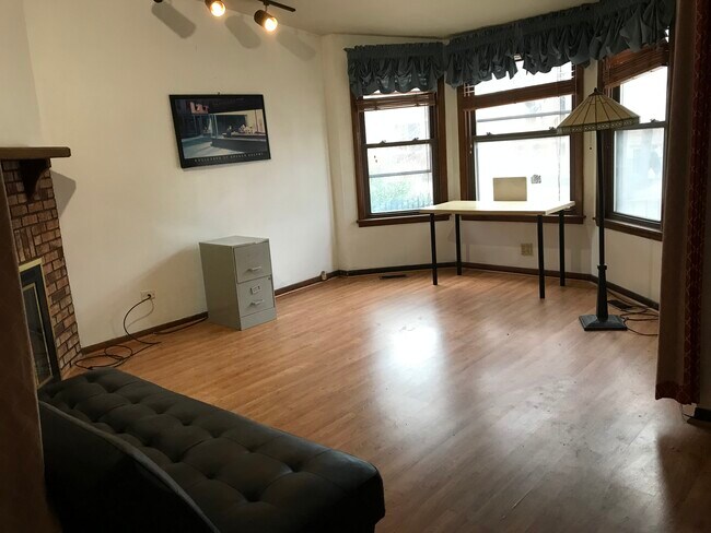 sala de estar - 3422 S Emerald Ave
