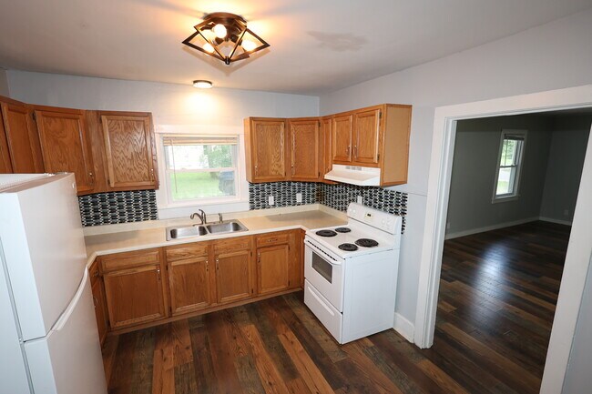 Foto del edificio - 2908 Pleasant Plain Ave