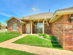 Building Photo - 1105 Sparrow Hawk Dr