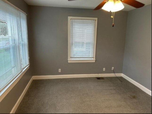 Foto del edificio - Cozy 4-Bedroom 1 Bath Home  in Peaceful Lo...