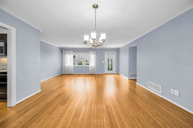 Foto del edificio - 1387 Hill Dr