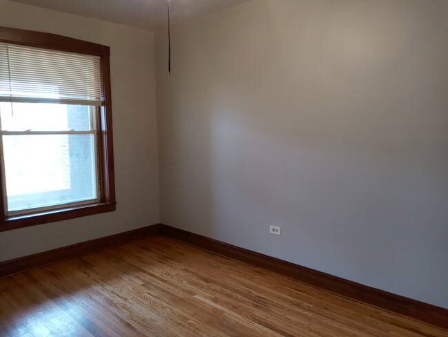 Foto del edificio - 4638 S St Lawrence Ave