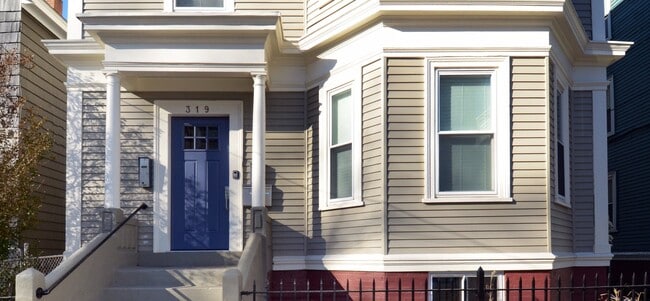 Building Photo - 319 Columbia St