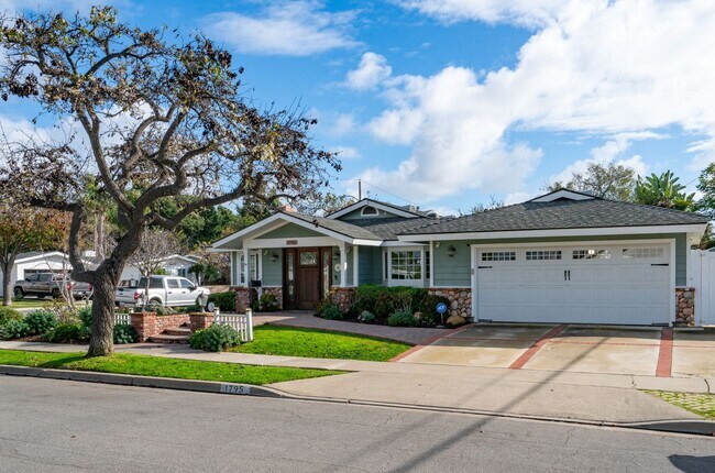 Foto del edificio - Craftsman Style Home on Corner Lot in Mesa...